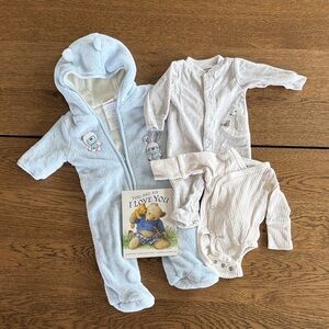 Newborn baby cozy bundle and book - fleece pjs and bunting + long sleeve onsie